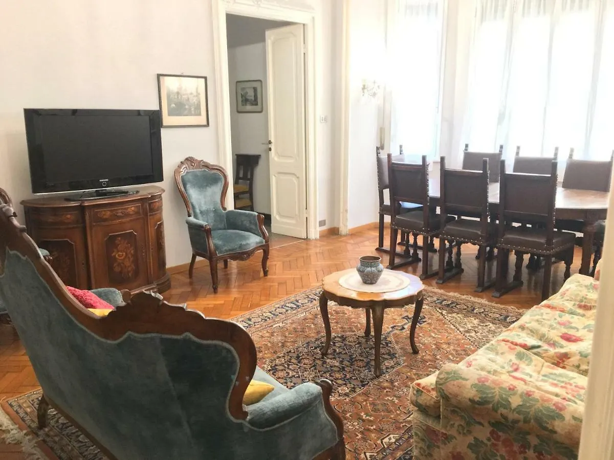 La Casa Di Sara Apartment Genoa 0*,
